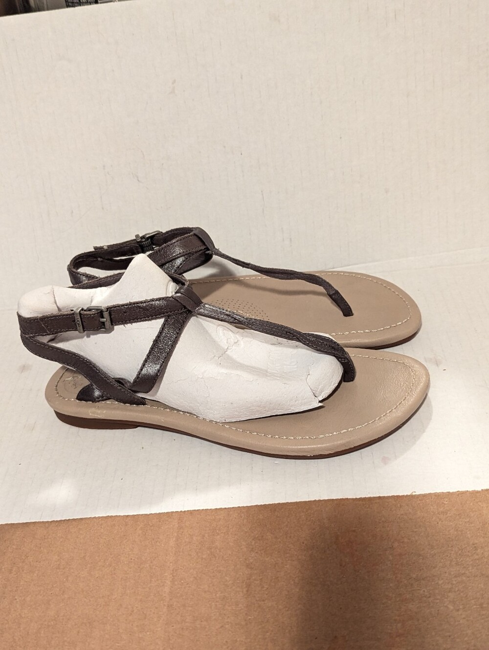 UGG NWOT Kennaria  Charcoal Sandal Gray T Strap Leather  Size 8 Braided Thong - Picture 9 of 9